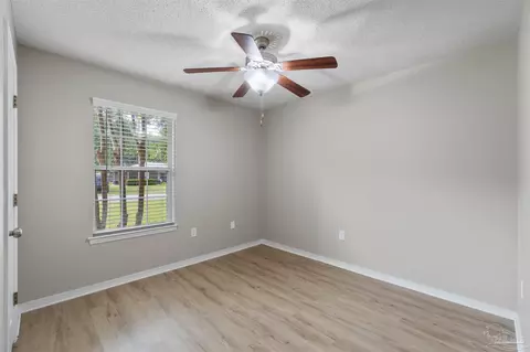 Bedroom - 7224 Putter Ln, Milton, FL 32570 photo 3 of 6