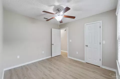 Bedroom - 7224 Putter Ln, Milton, FL 32570 photo 4 of 6