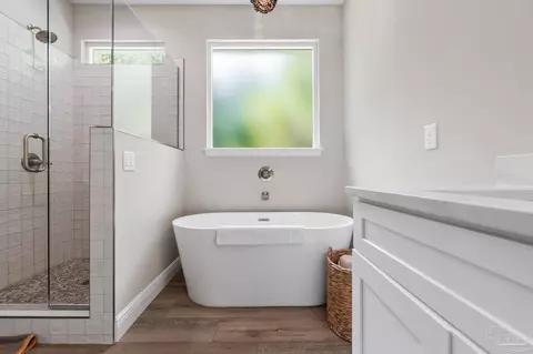 Bath - 4853 Aleff Rd, Pace, FL 32571 photo 5 of 11
