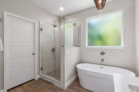 Bath - 4853 Aleff Rd, Pace, FL 32571 photo 6 of 11