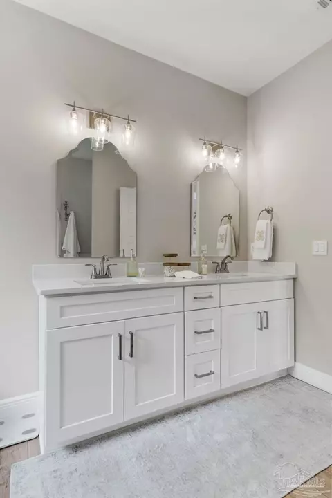 Bath - 4853 Aleff Rd, Pace, FL 32571 photo 4 of 11