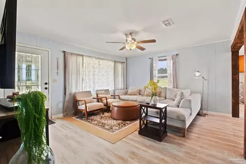 5731 Morgan Rd, Mcdavid, FL 32568 photo 8