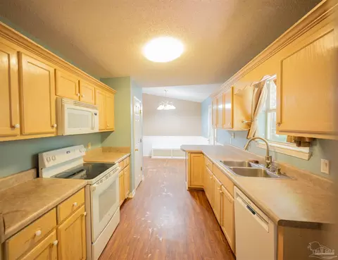 7472 Johnson Rd, Milton, FL 32583 photo 3