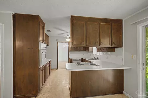 Kitchen - 4808 Friendly St, Pace, FL 32571 photo 4 of 7