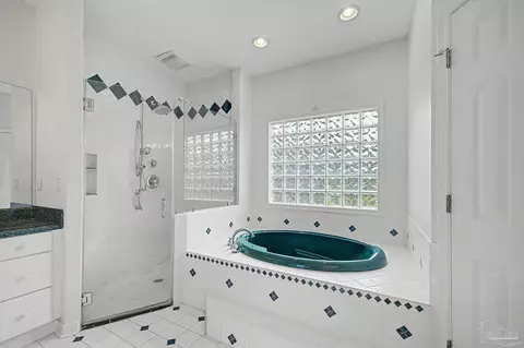 Bath - 5625 Sandstone Dr, Pace, FL 32571 photo 6 of 7
