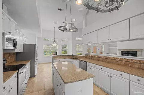 Kitchen - 5625 Sandstone Dr, Pace, FL 32571 photo 5 of 5