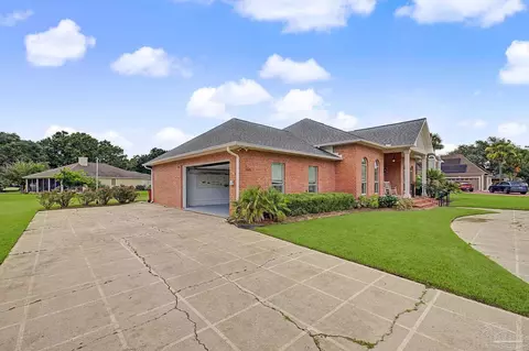 Exterior - 5625 Sandstone Dr, Pace, FL 32571 photo 3 of 14