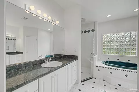 Bath - 5625 Sandstone Dr, Pace, FL 32571 photo 4 of 7