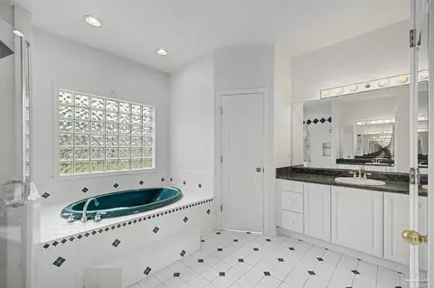 Bath - 5625 Sandstone Dr, Pace, FL 32571 photo 5 of 7