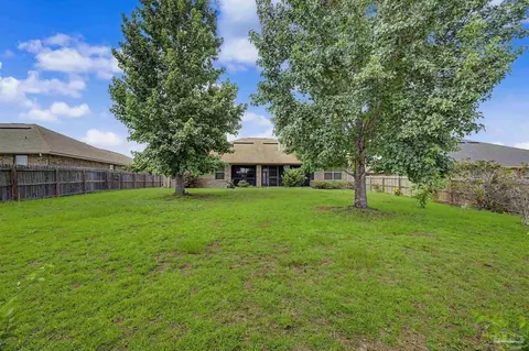 Exterior - 4833 Perspective Dr, Milton, FL 32570 photo 7 of 8
