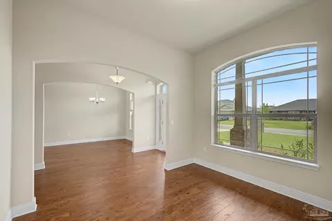 Living - 4833 Perspective Dr, Milton, FL 32570 photo 2 of 7