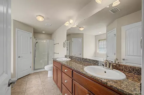 Bath - 4833 Perspective Dr, Milton, FL 32570 photo 1 of 3