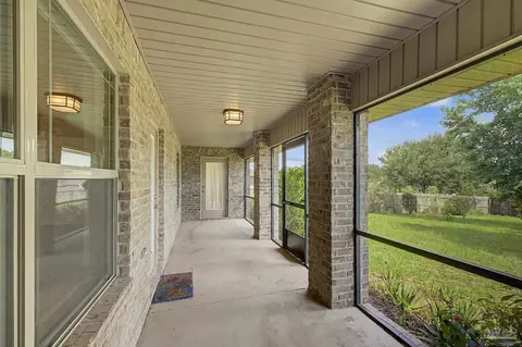 Exterior - 4833 Perspective Dr, Milton, FL 32570 photo 4 of 8