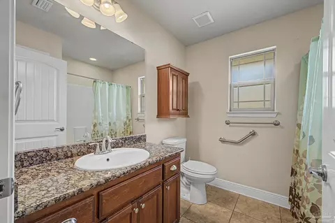 Bath - 4833 Perspective Dr, Milton, FL 32570 photo 3 of 3