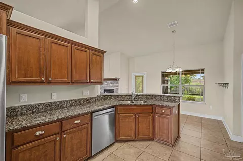 Kitchen - 4833 Perspective Dr, Milton, FL 32570 photo 5 of 5