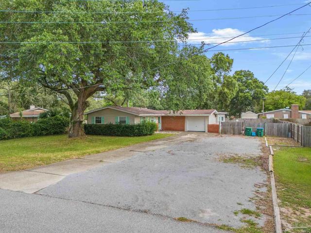 416 Norwich Dr, Gulf Breeze, FL 32561