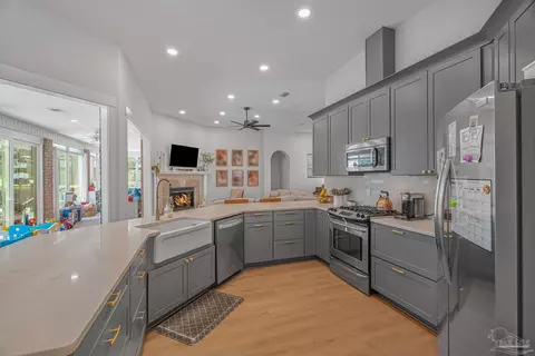 Kitchen - 3232 Cobblestone Dr, Pace, FL 32571 photo 3 of 4