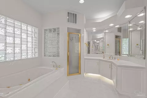 Bath - 3232 Cobblestone Dr, Pace, FL 32571 photo 7 of 8