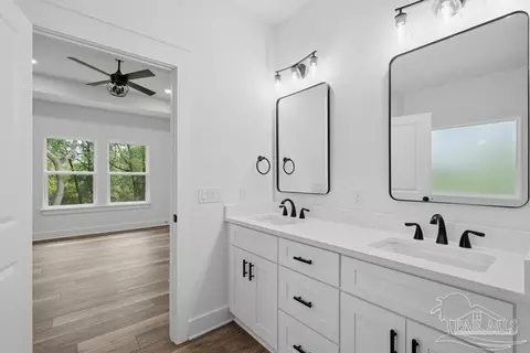 Bath - 4224 Byrnwyck Pl, Pace, FL 32571 photo 3 of 3