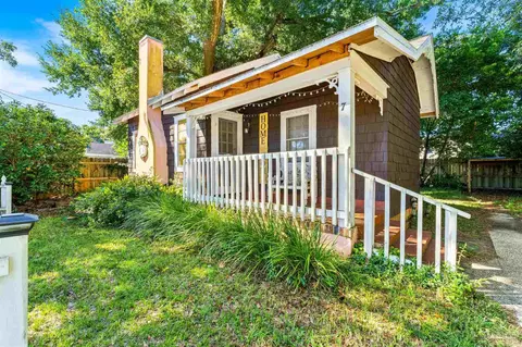 7 Broadmoor Ln, Pensacola, FL 32507