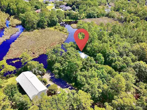 5652 Ruth Ct, Milton, FL 32583 photo 2