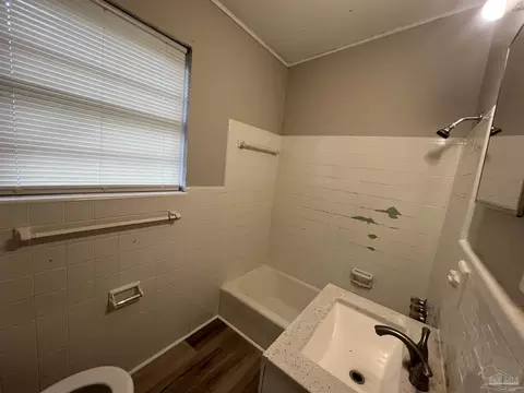 Bath - 219 Ruby Ave, Pensacola, FL 32505 photo 2 of 2