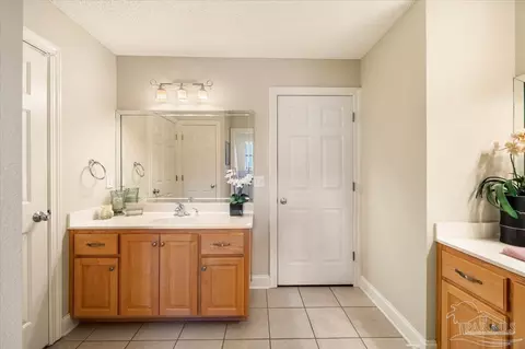 Bath - 964 Broken Arrow Ln, Cantonment, FL 32533 photo 5 of 5