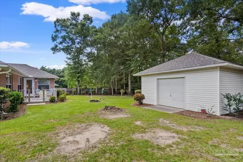 Exterior - 964 Broken Arrow Ln, Cantonment, FL 32533 photo 6 of 9