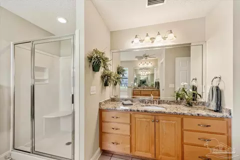 Bath - 964 Broken Arrow Ln, Cantonment, FL 32533 photo 4 of 5