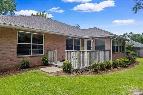 Exterior - 964 Broken Arrow Ln, Cantonment, FL 32533 photo 7 of 9