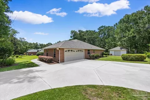 Exterior - 964 Broken Arrow Ln, Cantonment, FL 32533 photo 4 of 9