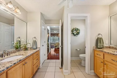 Bath - 964 Broken Arrow Ln, Cantonment, FL 32533 photo 3 of 5