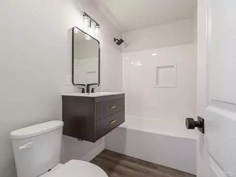 Bath - 6426 Julia Dr, Milton, FL 32570 photo 2 of 3