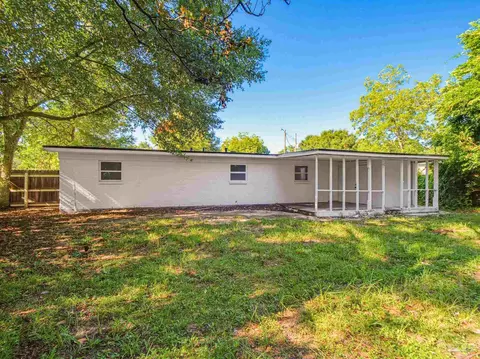 Exterior - 6426 Julia Dr, Milton, FL 32570 photo 4 of 5