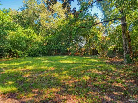 Exterior - 6426 Julia Dr, Milton, FL 32570 photo 5 of 5