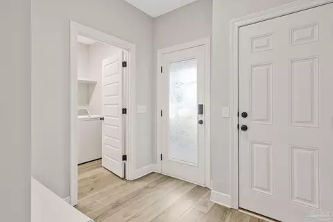 Entry Way - 8977 Eureka St, Milton, FL 32583 photo 9 of 12