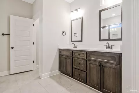 Bath - 8977 Eureka St, Milton, FL 32583 photo 3 of 3