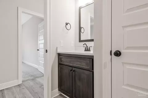 Entry Way - 8977 Eureka St, Milton, FL 32583 photo 5 of 12
