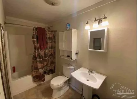 6389 County Line Rd #B, Baker, FL 32531 photo 5