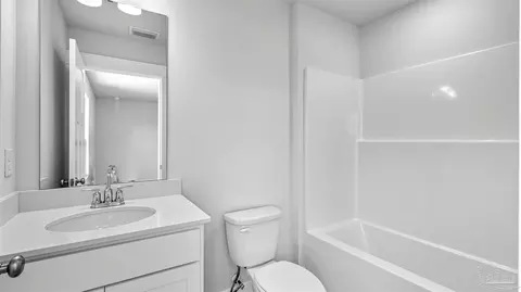 Bath - 5679 Grit St, Milton, FL 32570 photo 1 of 3