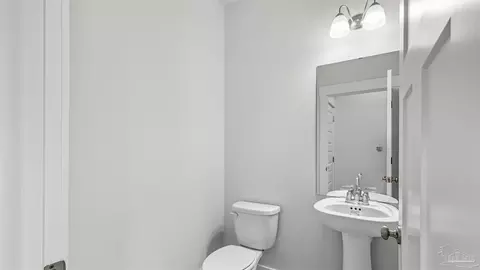 Bath - 5679 Grit St, Milton, FL 32570 photo 3 of 3