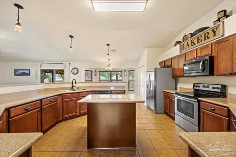 Kitchen - 6556 Fall St, Milton, FL 32570 photo 3 of 4