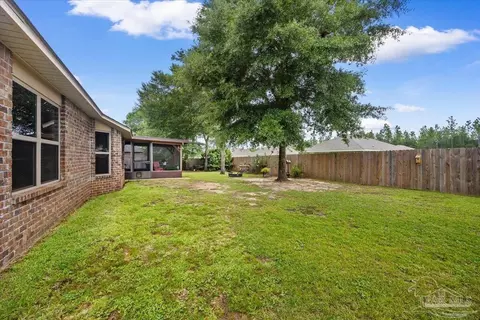 Exterior - 6556 Fall St, Milton, FL 32570 photo 7 of 10
