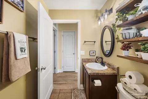 Bath - 6556 Fall St, Milton, FL 32570 photo 5 of 5