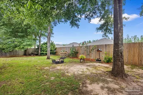 Exterior - 6556 Fall St, Milton, FL 32570 photo 9 of 10