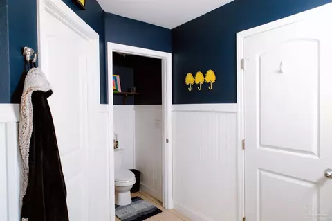 Entry Way - 6570 Kembro Rd, Milton, FL 32570 photo 3 of 4