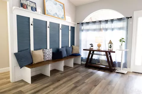 Entry Way - 6570 Kembro Rd, Milton, FL 32570 photo 1 of 4