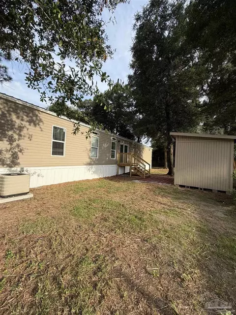 Exterior - 6225 Goliath Rd, Milton, FL 32583 photo 4 of 6