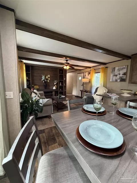 Dining - 6225 Goliath Rd, Milton, FL 32583 photo 1 of 6