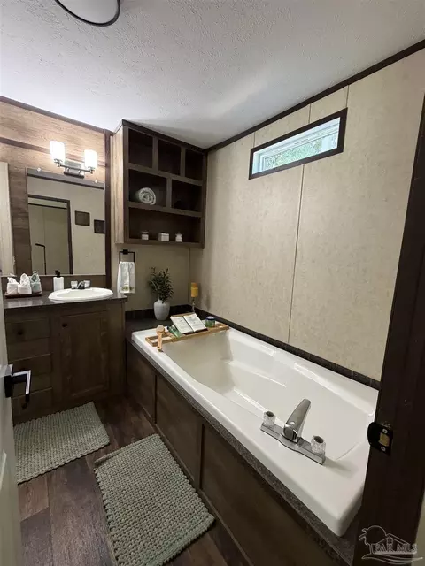 Bath - 6225 Goliath Rd, Milton, FL 32583 photo 1 of 11
